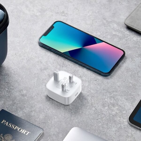 Ugreen Wall Charger PD Port Fast Charger 30W  White - Image 3