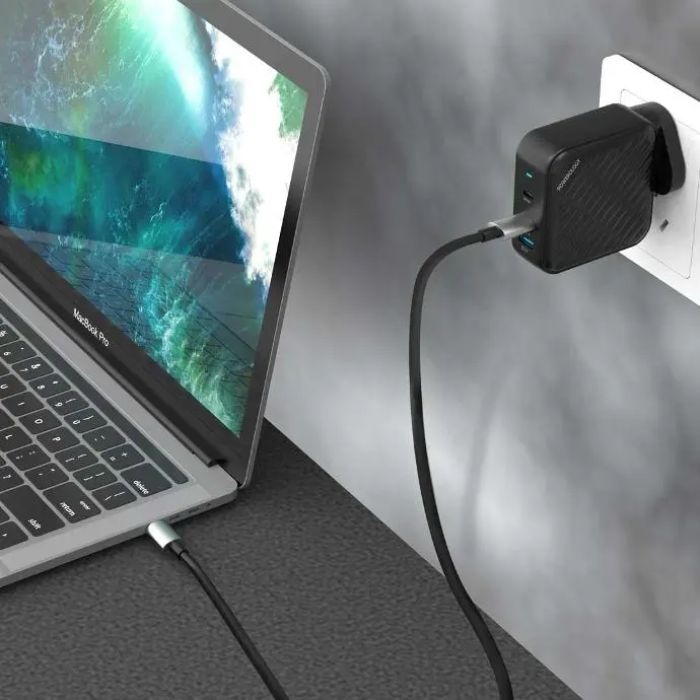 Powerology 140W PD QC 2xUSB-C and 1xUSB-A GaN Charger UK - Black PWCUQC022 - Image 4