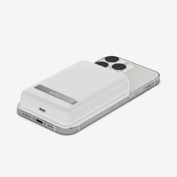 Belkin 5000mAh Magnetic Wireless Power Bank with Kick Stand for Smartphones - White - Image 4