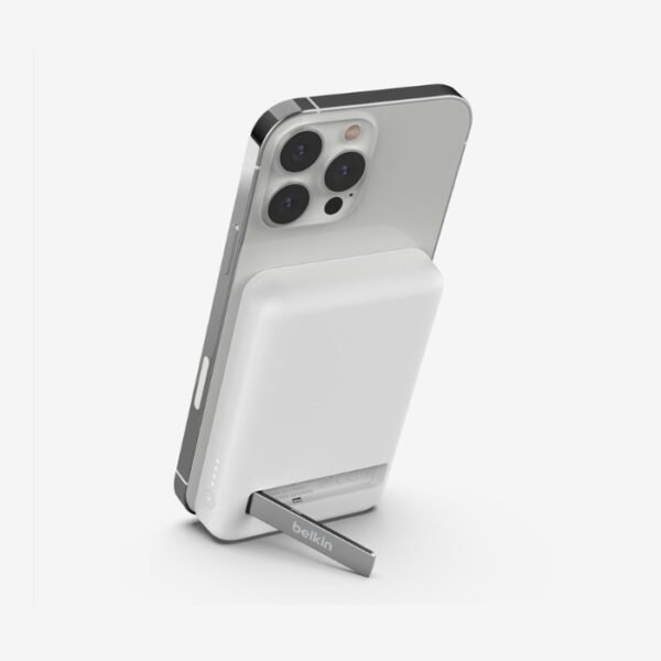 Belkin 5000mAh Magnetic Wireless Power Bank with Kick Stand for Smartphones - White - Image 3