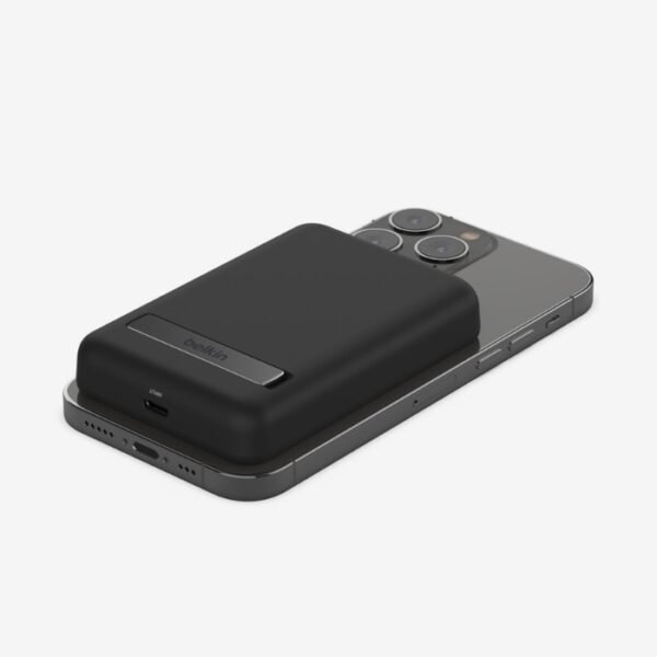 Belkin 5000mAh Magnetic Wireless Power Bank with Kick Stand for Smartphones - Black - Image 5